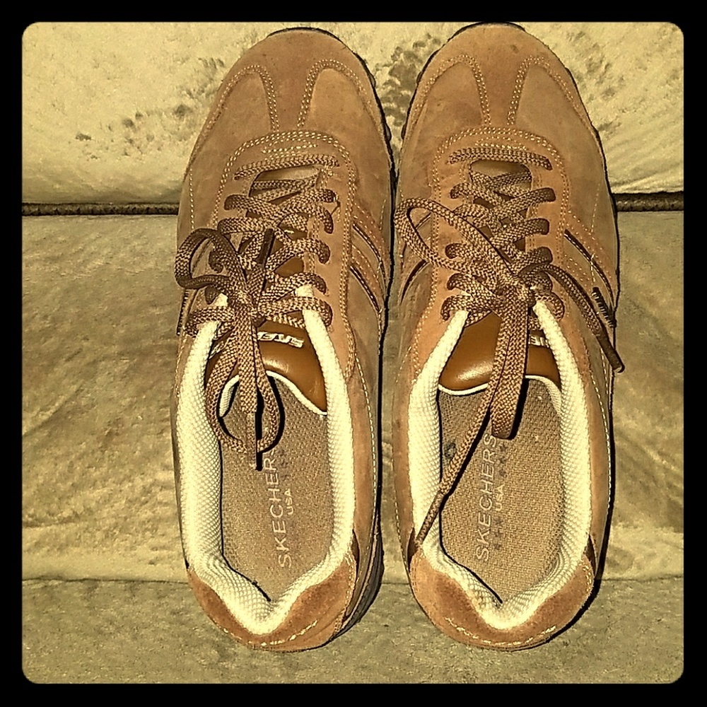 Sketchers sneakers